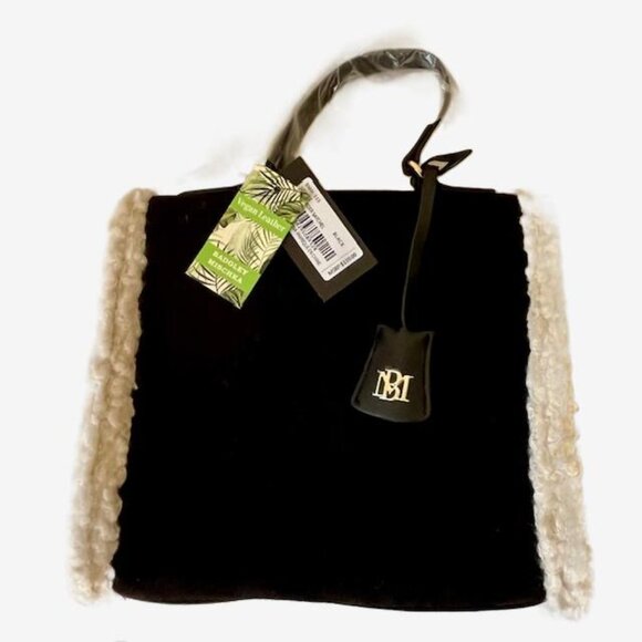 Badgley Mischka Sherp Bag in Black with Gold Hardware and a Working Lock & Key - Picture 2 of 10